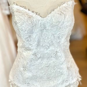 White lace bustier